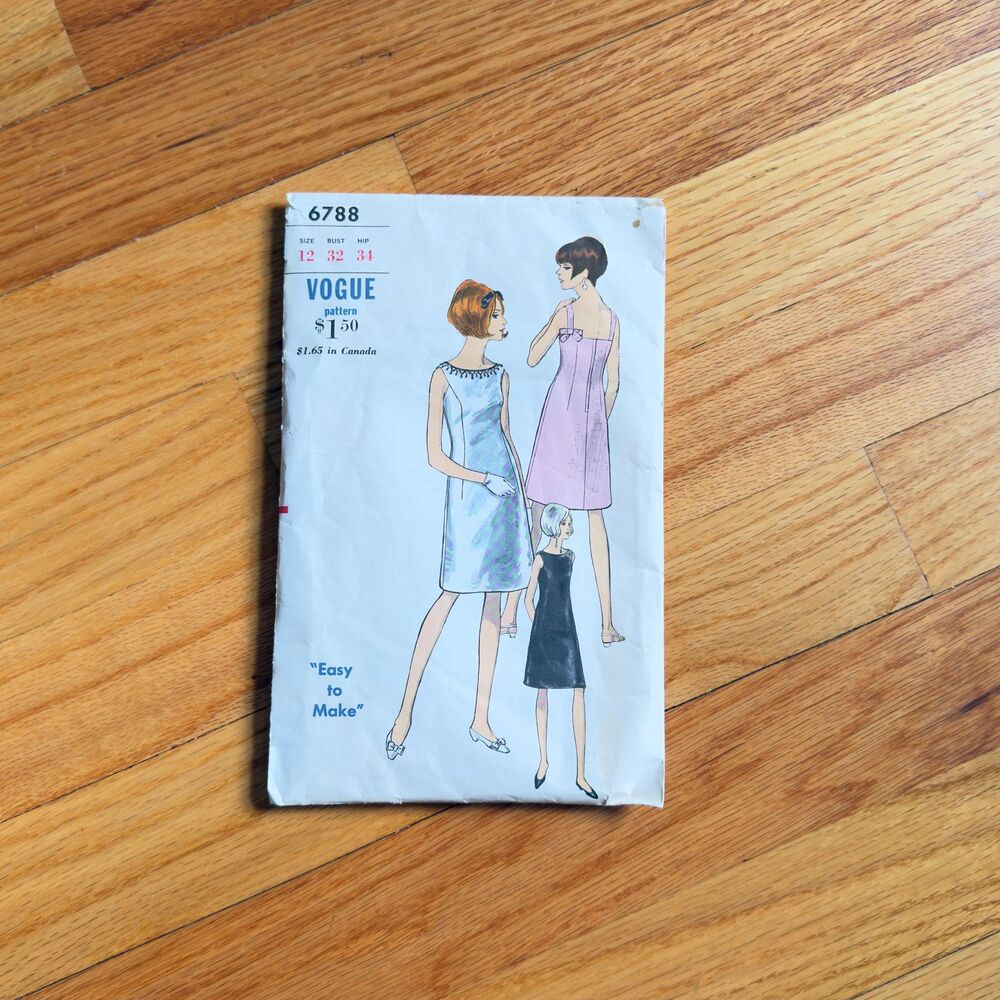 Vogue Sewing Pattern Easy to Make Scoop Neck Evening Dress 6788 Size 12